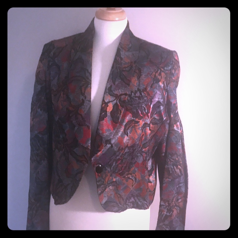 C.C. Magic paisley short blazer
